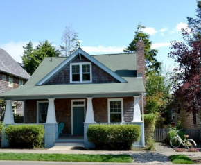 Grandma Dorothys Cottage by Seabrook Hospitality